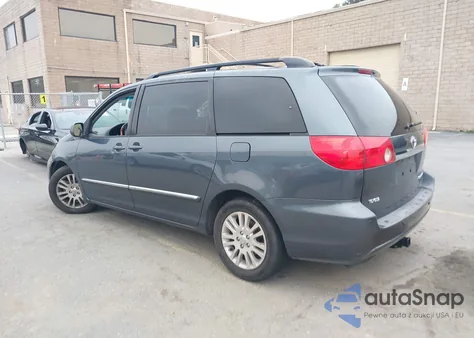 2010 Toyota Sienna Limited z USA, uszkodzony, nr VIN 5TDYK4CC7AS309098